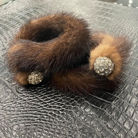 Fur Cuff - Picture 1 of 2